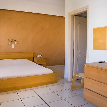 Rena Aparthotel *