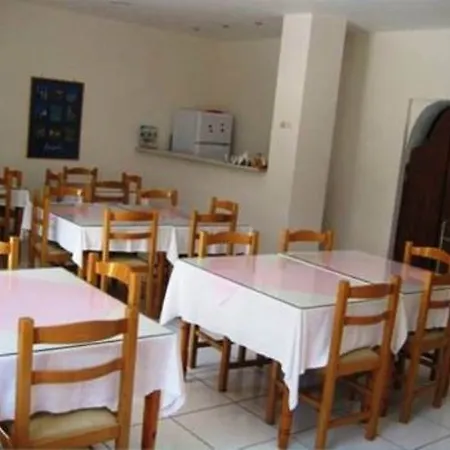 Rena Apart Otel Perissa (Santorini)