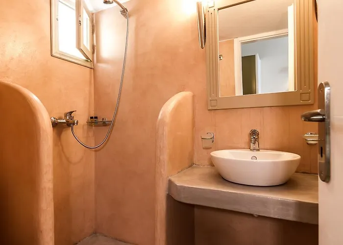 Rena Aparthotel Perissa (Santorini)