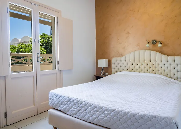 Aparthotel Rena Perissa (Santorini)