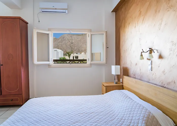 Rena * Perissa (Santorini)